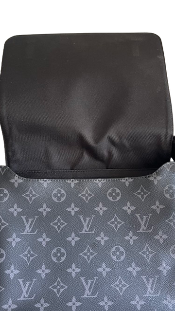 Louis vuitton best sale district pm eclipse